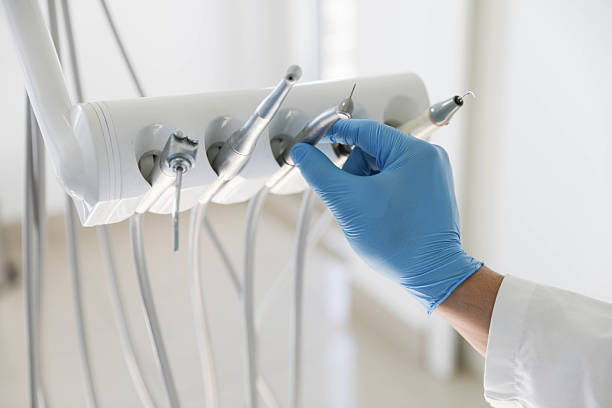 Professional Tooth Extraction technician working in Panama, OK
